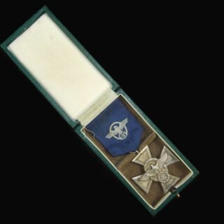 18 Year Police Long Service Cross with Case of Issue. in Long service Medals