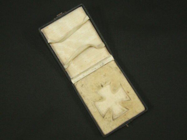 1914 Iron Cross Second Class by Sy & Wagner in Case in Gallantry & honours