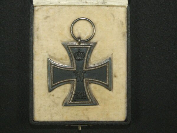 1914 Iron Cross Second Class by Sy & Wagner in Case in Gallantry & honours