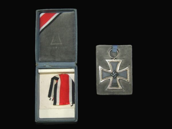 1939 Iron Cross Second Class in Private Purchase Display Case. in Gallantry & honours