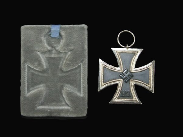 1939 Iron Cross Second Class in Private Purchase Display Case. in Gallantry & honours