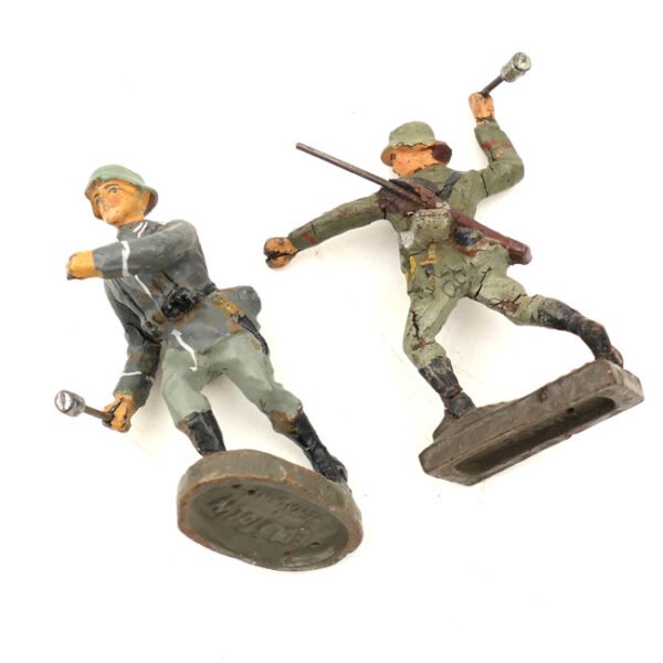 2 Wehrmacht Toy Soldiers with Stick Grenade