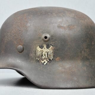 M40 army (Heer) single decal steel helmet SE64