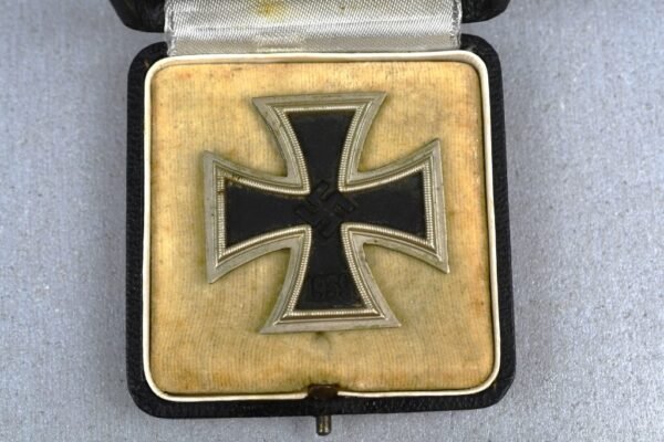 Iron Cross first class 1939 by Deumer with box - Image 4