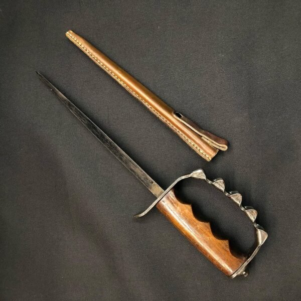Original U.S. WWI Unissued M1917 Trench Knife by American Cutlery Company with Scabbard by Jewell dated 1918 - Image 3