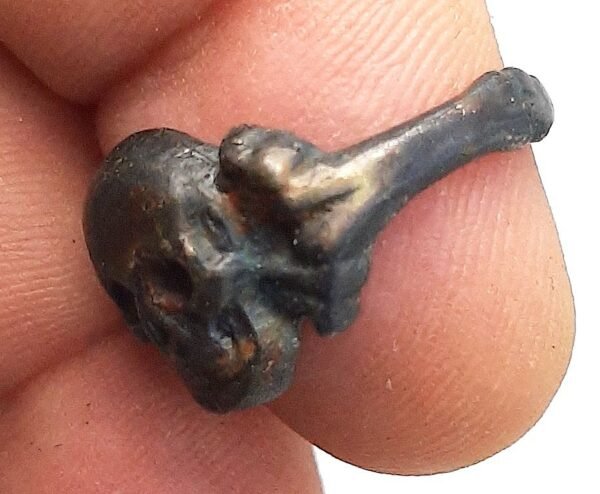 WAFFEN SS TOTENKOPF SKULL TEXTBOOK RING RELIC WW2 GERMAN - Image 2