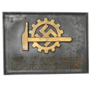 DAF 'Für Vorbildliche Berufserziehung' Wall Plaque
