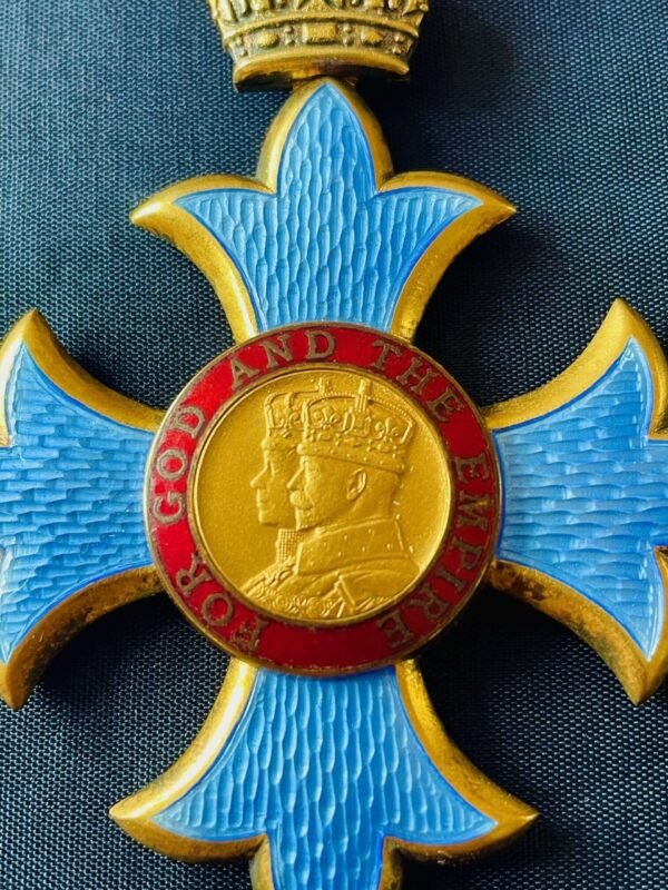 EIIR BRITISH, CASED KBE KNIGHTHOOD OF THE ORDER OF THE BRITISH EMPIRE. in Gallantry & honours