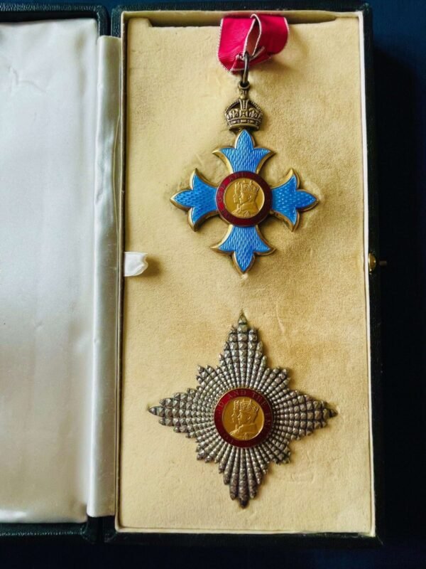 EIIR BRITISH, CASED KBE KNIGHTHOOD OF THE ORDER OF THE BRITISH EMPIRE. in Gallantry & honours