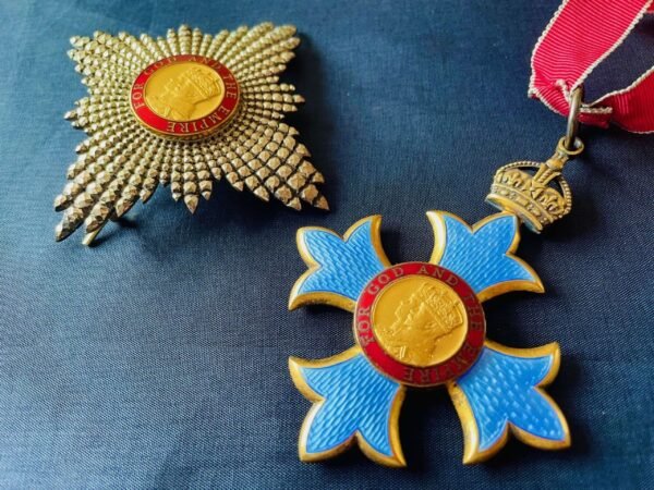 EIIR BRITISH, CASED KBE KNIGHTHOOD OF THE ORDER OF THE BRITISH EMPIRE. in Gallantry & honours