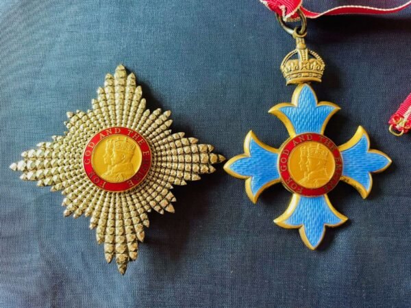 EIIR BRITISH, CASED KBE KNIGHTHOOD OF THE ORDER OF THE BRITISH EMPIRE. in Gallantry & honours