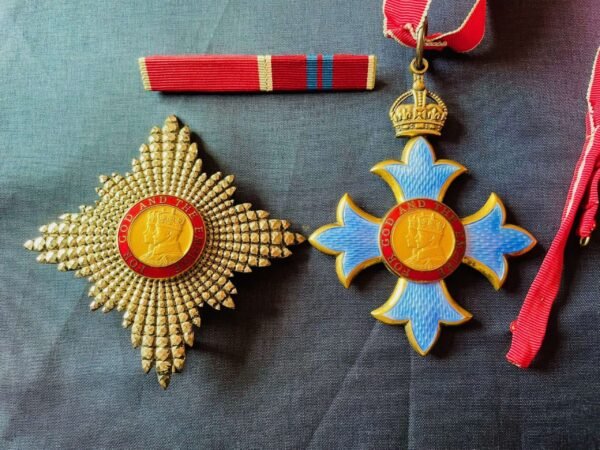 EIIR BRITISH, CASED KBE KNIGHTHOOD OF THE ORDER OF THE BRITISH EMPIRE. in Gallantry & honours