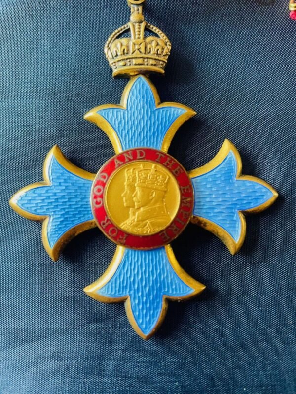 EIIR BRITISH, CASED KBE KNIGHTHOOD OF THE ORDER OF THE BRITISH EMPIRE. in Gallantry & honours