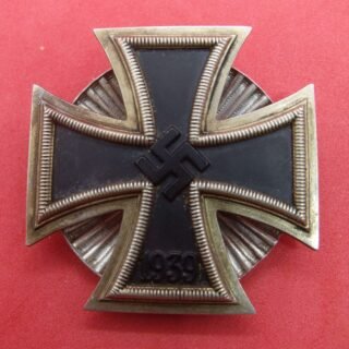 GERMAN WWII IRON CROSS 1ST CLASS WITH LARGE SERRATED STYLE SCREW BACK. in Gallantry & honours