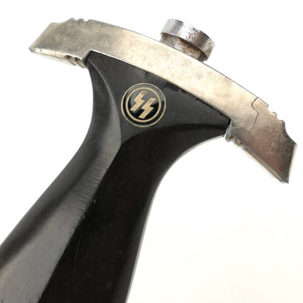 M36 SS Chained Dagger