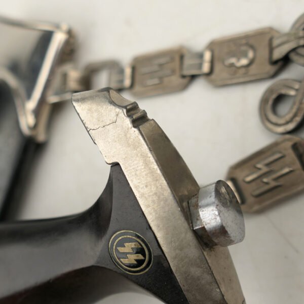 M36 SS Chained Dagger