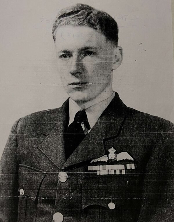 Original 1939 Dated RAF MKIII Flying Goggles - Blenheim Pilot Attributed in Flying helmets