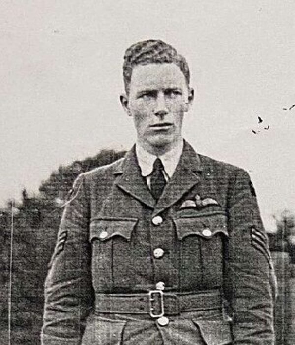 Original 1939 Dated RAF MKIII Flying Goggles - Blenheim Pilot Attributed in Flying helmets