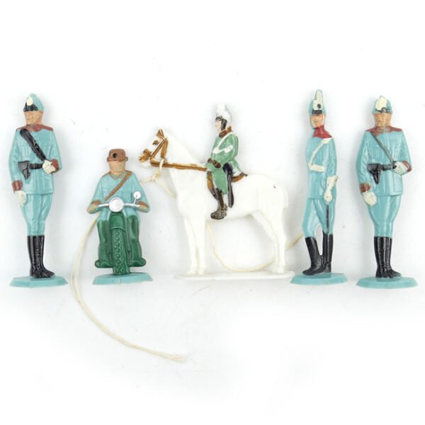 Small lot of WHW 'Tag der deutschen Polizei' Figures