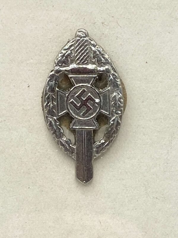 Small WW1 & WW2 German Framed Collection in General medals
