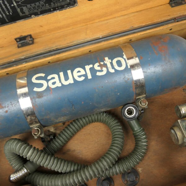 Wehrmacht oxygen treatment device 38 in box