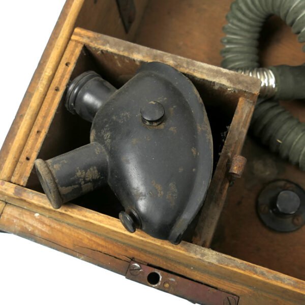 Wehrmacht oxygen treatment device 38 in box