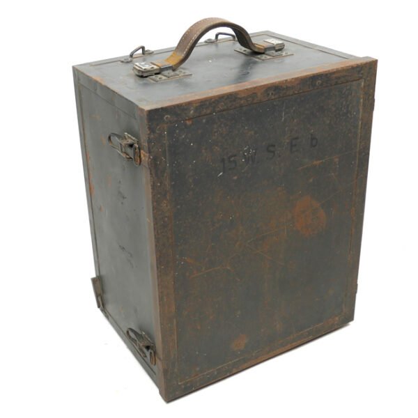 Wooden transport box for the '15W.S.E.b' Radio