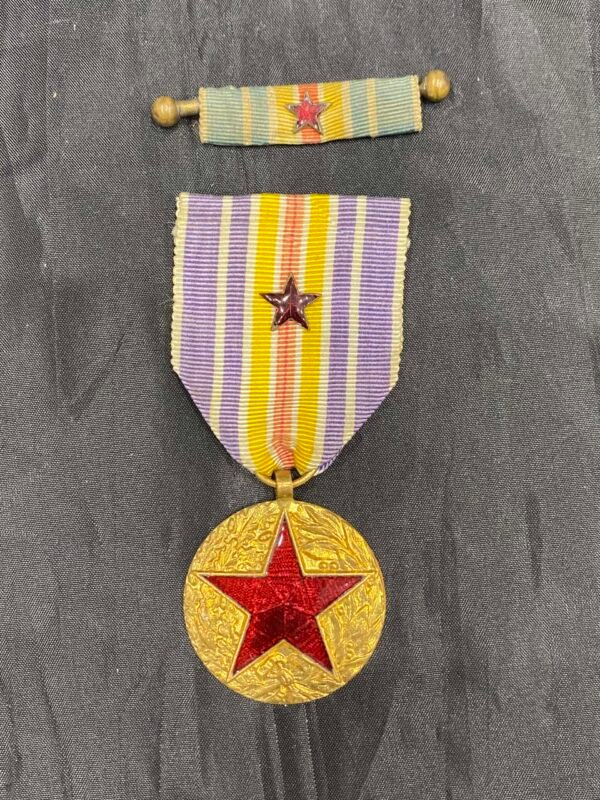 WW1 FRENCH MEDAL WITH STAR AND BAR FOR MILITARY WOUNDED in Casuality
