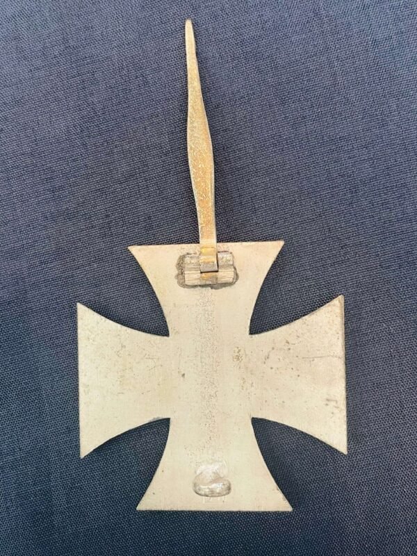 WW2 GERMAN CASED IRON CROSS 1st CLASS WITH MAKER STAMP AND MATCHING NAMED MAKER BOX OF ISS in Gallantry & honours