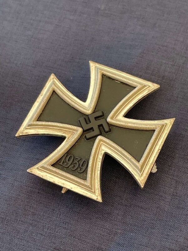 WW2 GERMAN CASED IRON CROSS 1st CLASS WITH MAKER STAMP AND MATCHING NAMED MAKER BOX OF ISS in Gallantry & honours