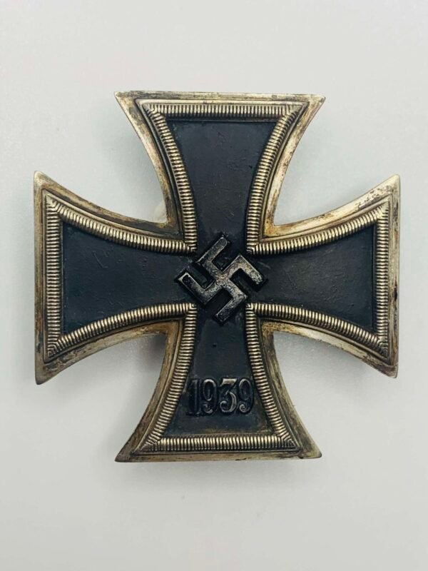 WW2 German Iron Cross & Box Of Issue. L/50. in Gallantry & honours