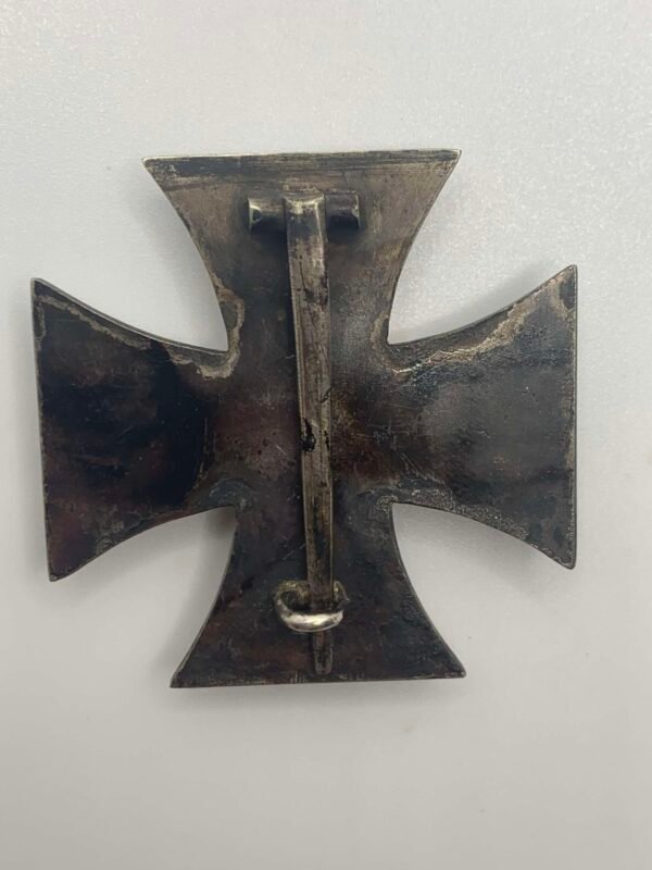 WW2 German Iron Cross & Box Of Issue. L/50. in Gallantry & honours