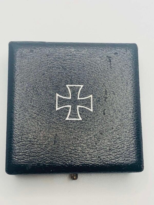WW2 German Iron Cross & Box Of Issue. L/50. in Gallantry & honours