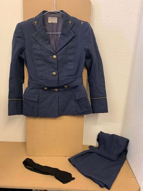 WW2 PRINCESS MARY'S ROYAL AIRFORCE NURSING SERVICE, 2PC UNIFORM and TIE NAMED in Women's Uniform